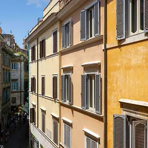 At Luxury Navona 2 Guest house